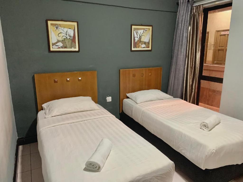 Marina Court Vacation Home 3 Bedrooms - コタキナバル エクステリア 写真