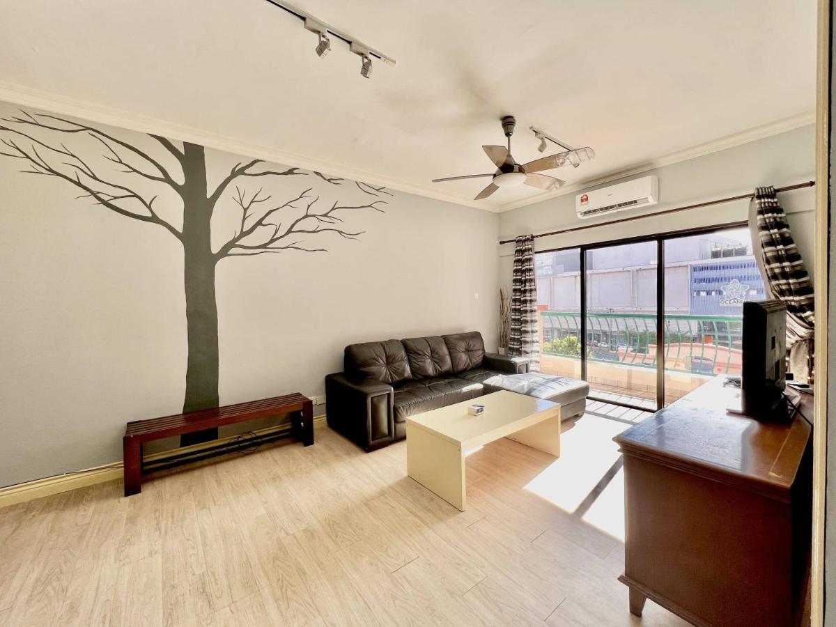 Marina Court Vacation Home 3 Bedrooms - コタキナバル エクステリア 写真