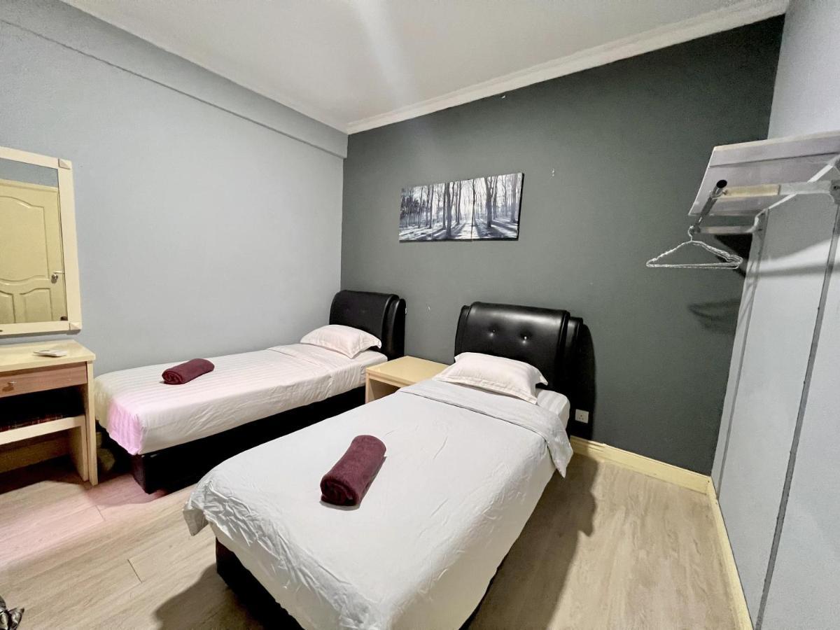 Marina Court Vacation Home 3 Bedrooms - コタキナバル エクステリア 写真