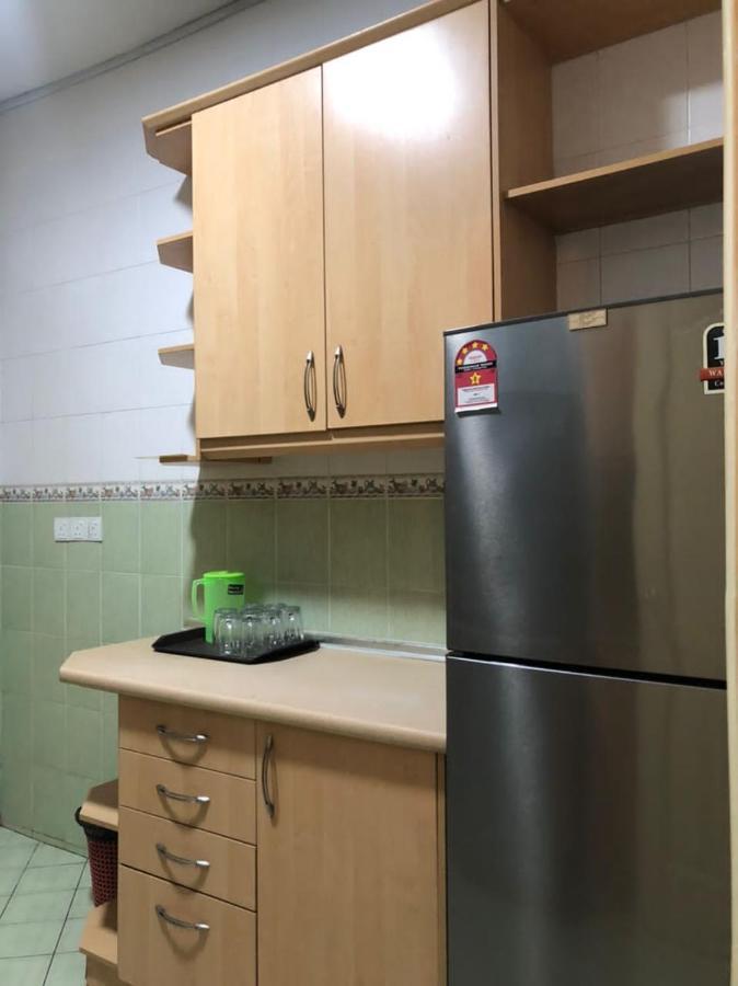 Marina Court Vacation Home 3 Bedrooms - コタキナバル エクステリア 写真