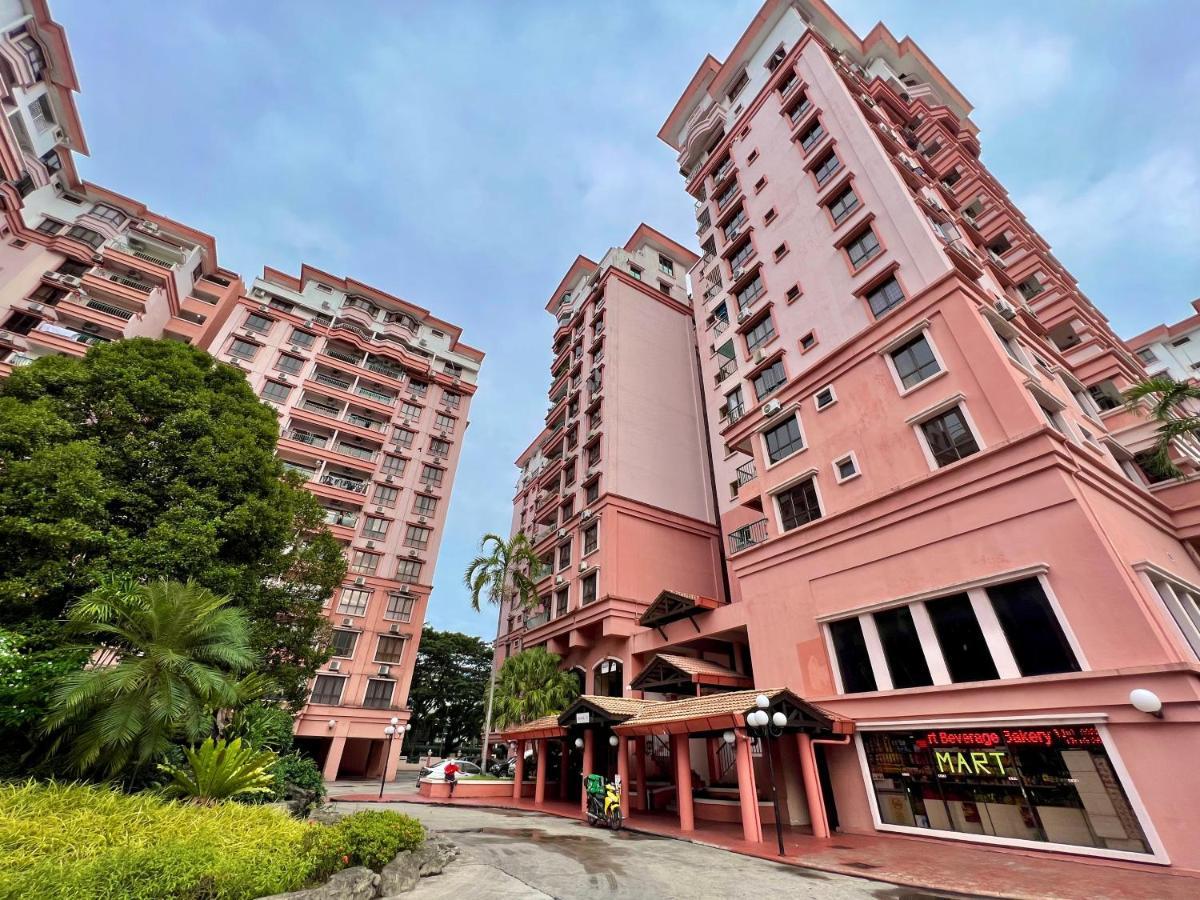 Marina Court Vacation Home 3 Bedrooms - コタキナバル エクステリア 写真