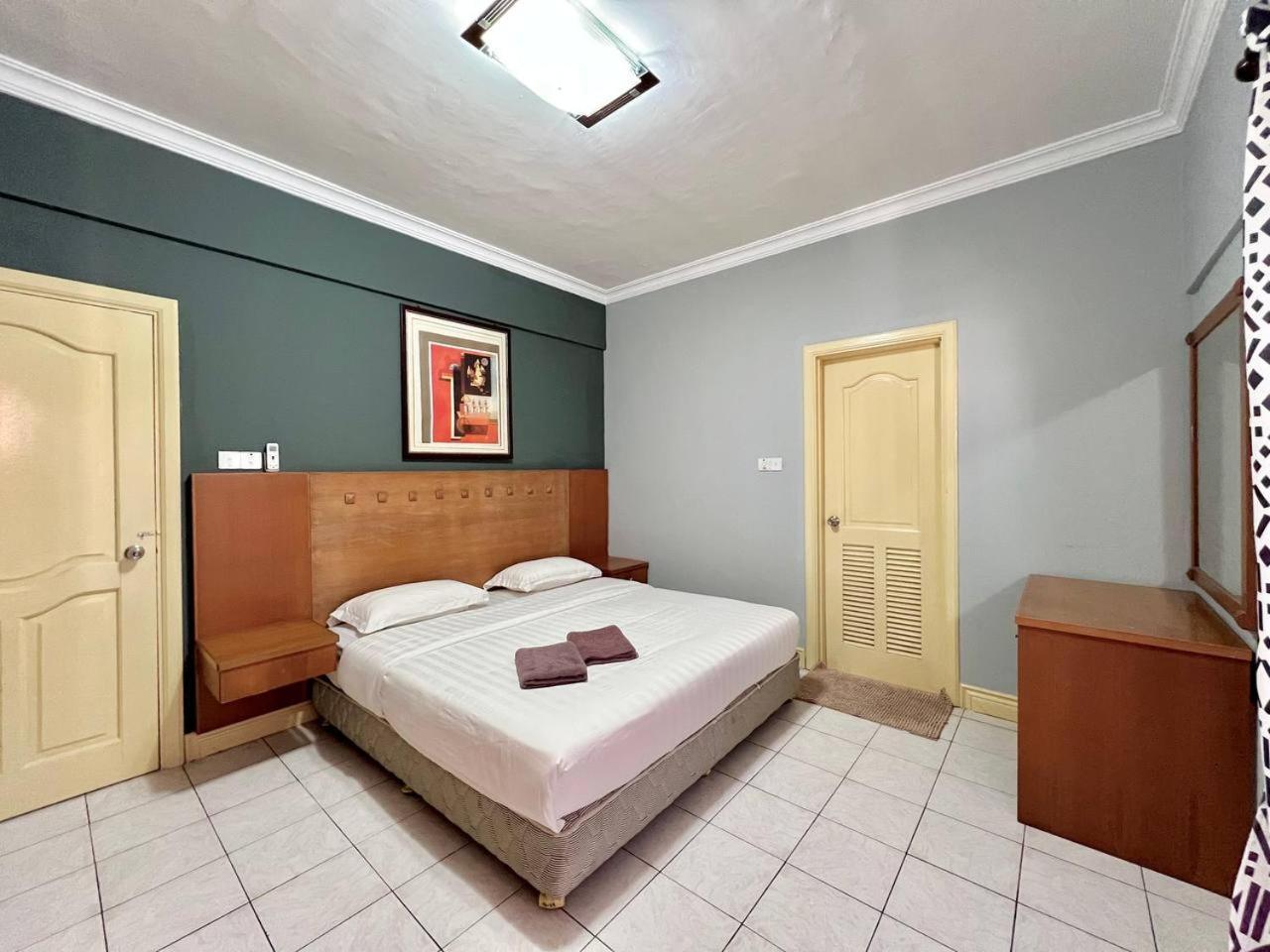 Marina Court Vacation Home 3 Bedrooms - コタキナバル エクステリア 写真
