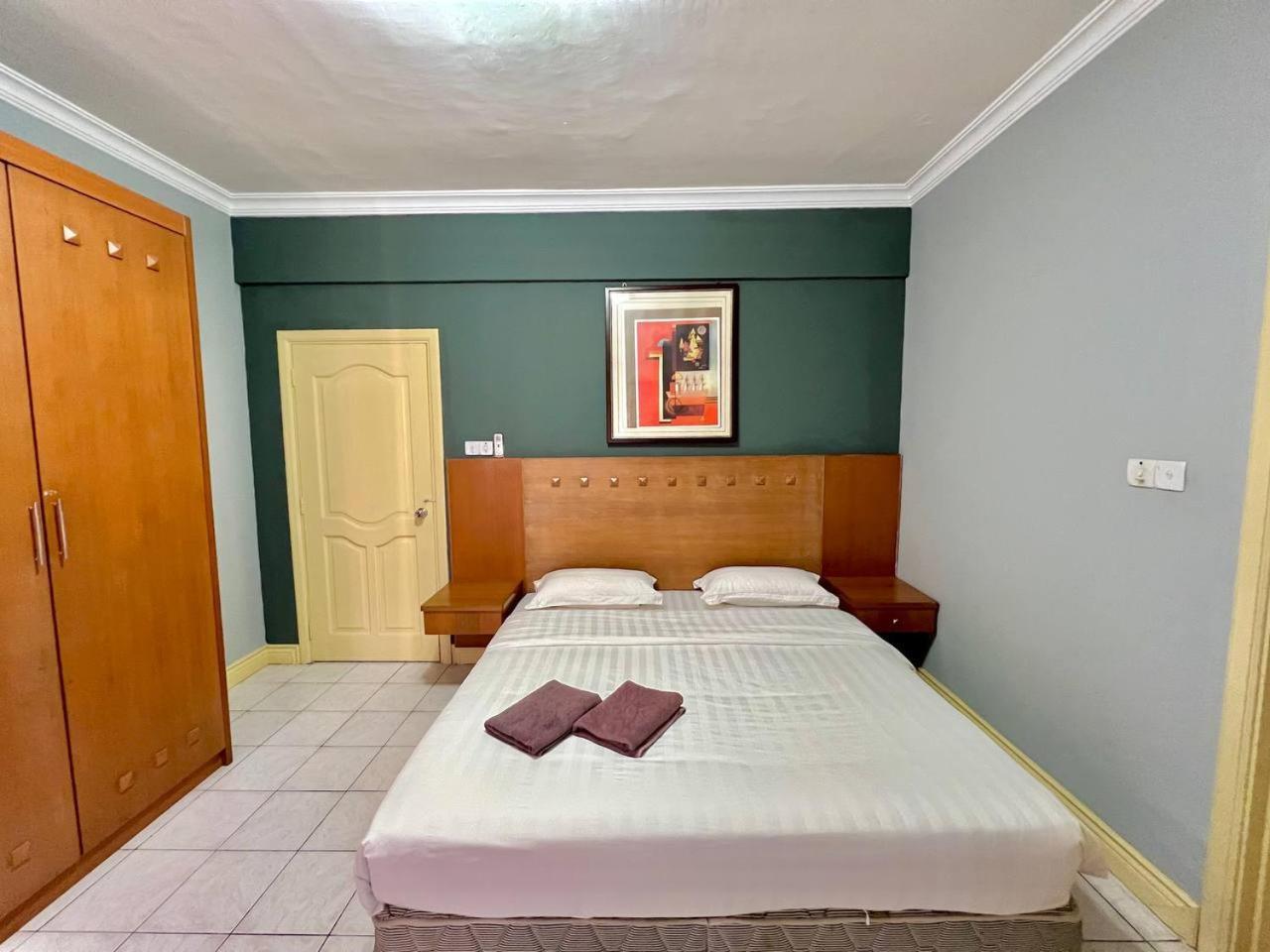 Marina Court Vacation Home 3 Bedrooms - コタキナバル エクステリア 写真