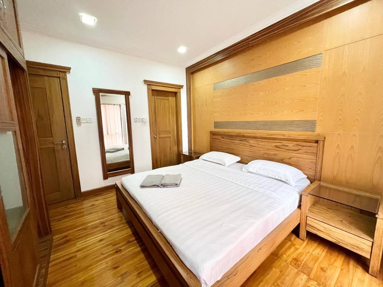 Marina Court Vacation Home 3 Bedrooms - コタキナバル エクステリア 写真