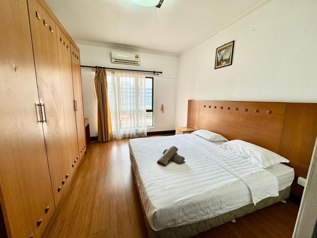 Marina Court Vacation Home 3 Bedrooms - コタキナバル エクステリア 写真